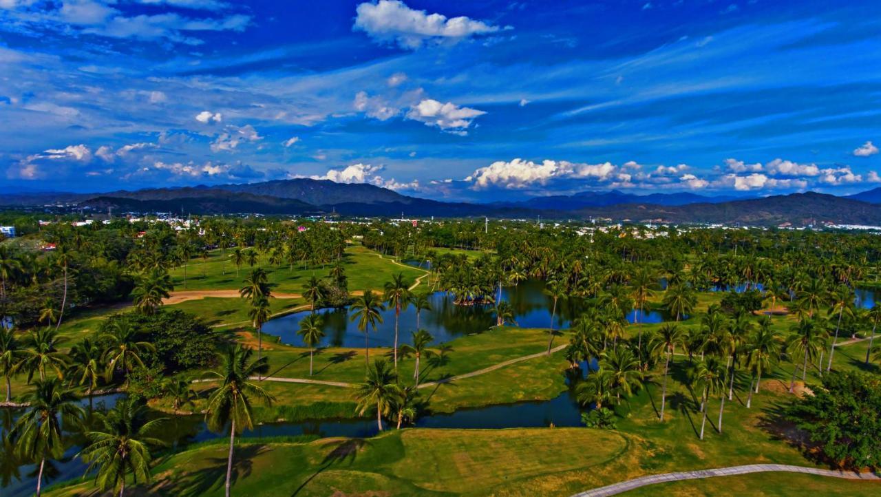 Las Hadas By Brisas Manzanillo Exteriör bild Golf course in Samanà