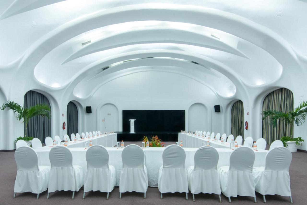 Las Hadas By Brisas Manzanillo Exteriör bild The ballroom