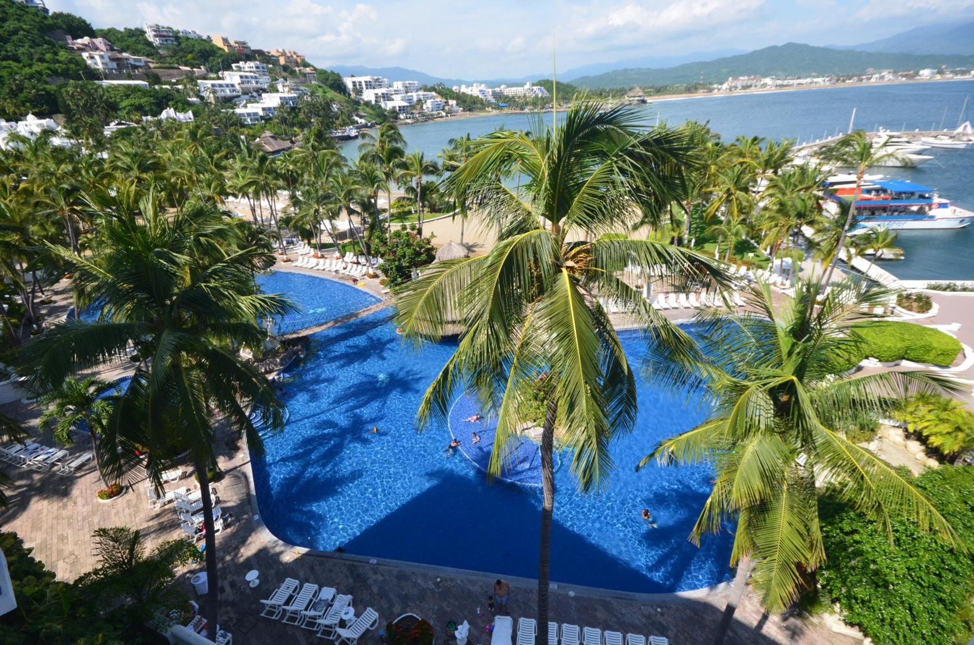 Las Hadas By Brisas Manzanillo Exteriör bild View of the bay