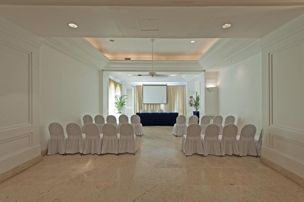 Las Hadas By Brisas Manzanillo Exteriör bild The meeting room