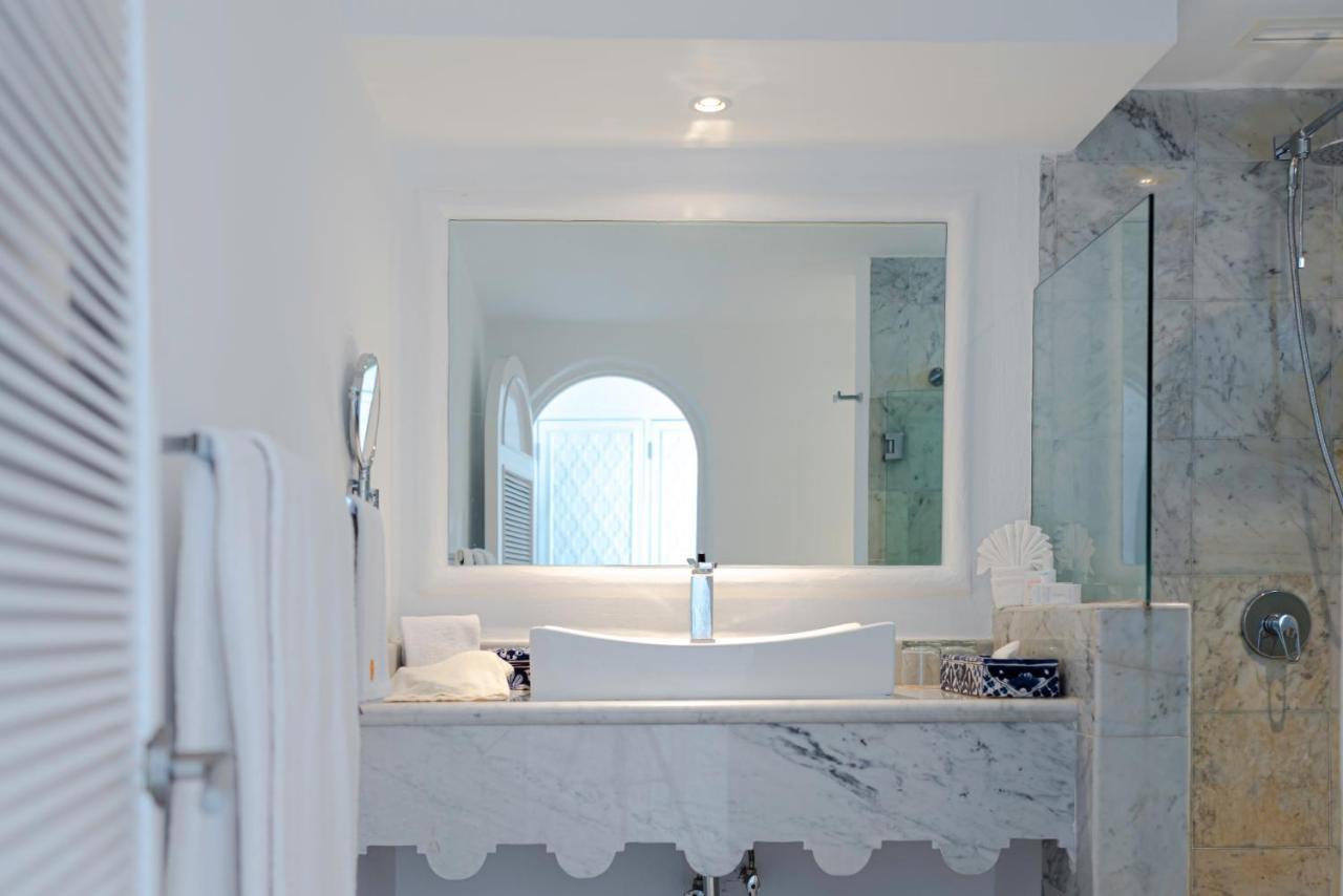 Las Hadas By Brisas Manzanillo Exteriör bild Bathroom mirror