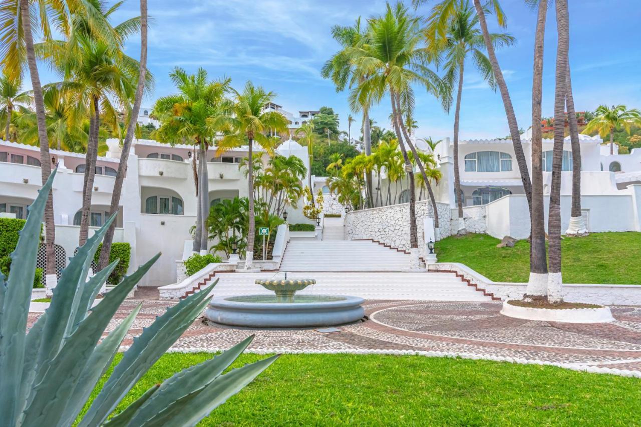 Las Hadas By Brisas Manzanillo Exteriör bild Residential area in Punta Mita