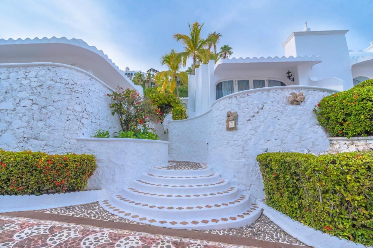 Las Hadas By Brisas Manzanillo Exteriör bild Entrance to the house